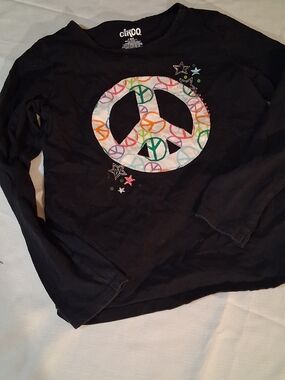 Circo Black Long-Sleeve Tee with Multicolor Peace Sign L 260903